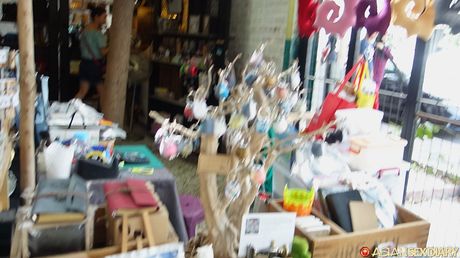 Asiatisk pige Dalina får sin røv kneppet af en liderlig fyr på et hotelværelse