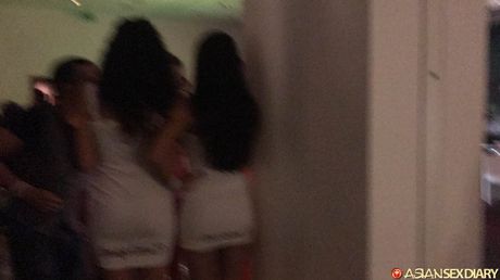 亞洲美女業餘被性慾旺盛的男人塞滿陰戶