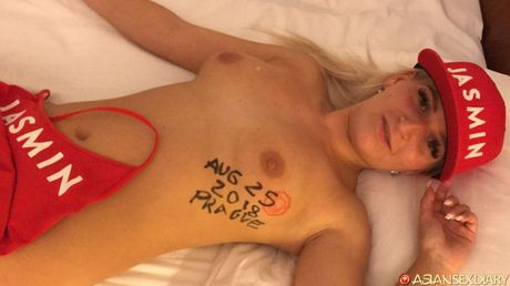 Asian beauty Amateur gets her pussy filled by a horny guy