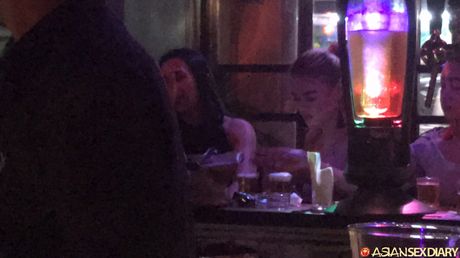 亞洲封面女郎業餘愛好者在狂野之夜後被內射