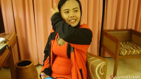 Asiatisk MILF Ice B tager en sæd i røv efter et fuck