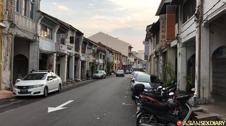 Asiatisk MILF Ice B tager en sæd i røv efter et fuck