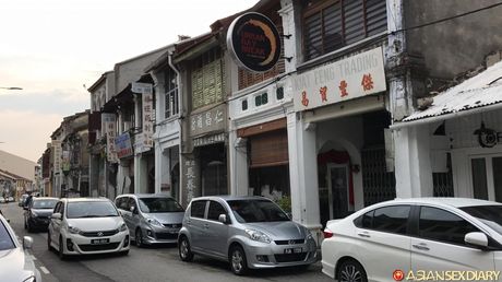 Asiatisk MILF Ice B tager en sæd i røv efter et fuck