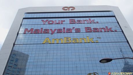 Sød malaysisk amatør Linda får sin fisse penetreret