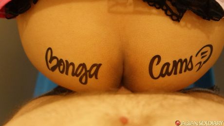 亞洲業餘少女在穀倉裡被操毛茸茸的陰戶