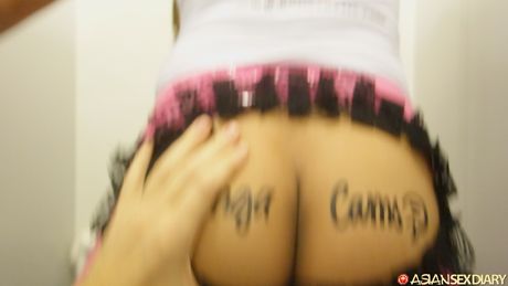 亞洲業餘少女在穀倉裡被操毛茸茸的陰戶