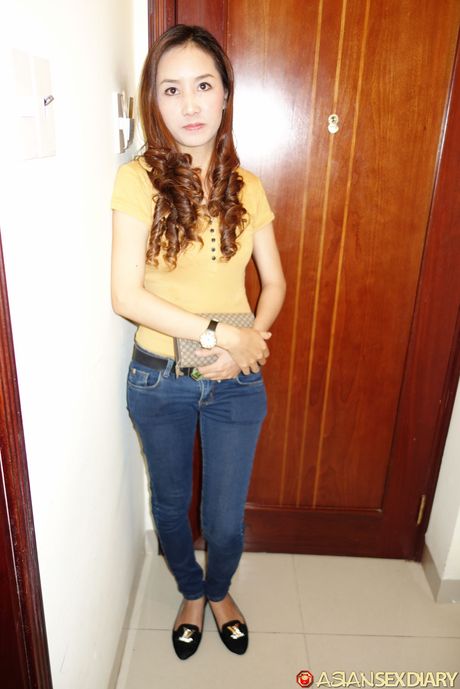 Hot amateur Yum B gets her hairy pussy teased and dicked