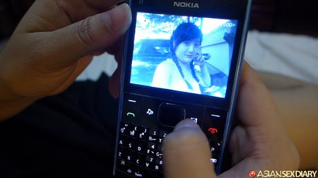 聾啞女孩 Quyen 在陰道性交前先舔陰部