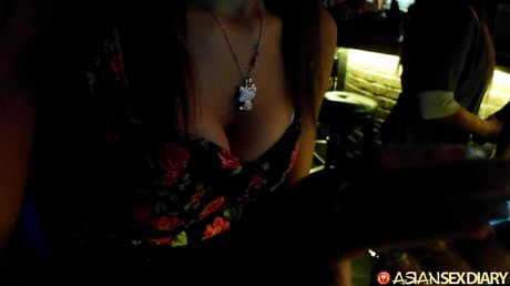 亞洲美女 Lulu B 做愛後被射在臉上