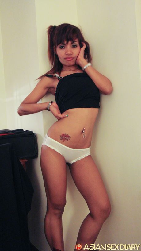 亞洲美女 Lulu B 做愛後被射在臉上