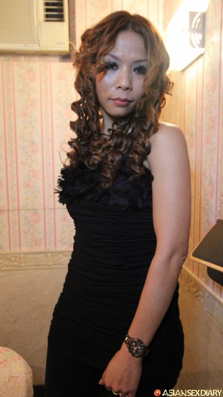 神奇熟女 Lola 被一個淫蕩的男人舔陰並操弄