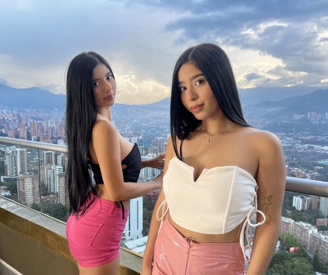 性感的哥倫比亞女同性戀者 Anais Hayek 和 Hannah Hayek 享受肛門玩具