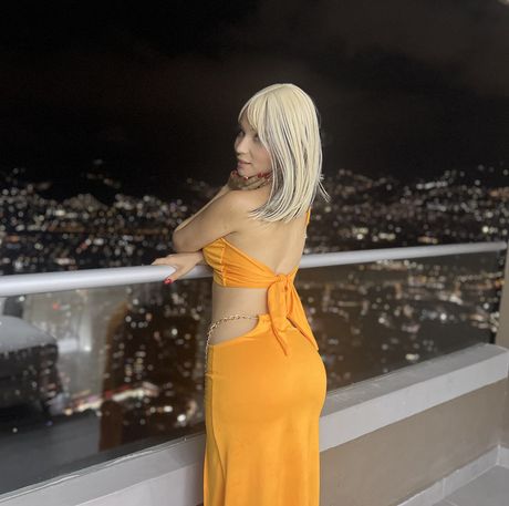 Blonde colombian teen Natasha Teen plays with her pussy in a yellow dress