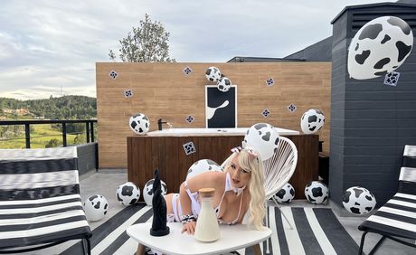 Excellent colombian blond Natasha Teen highlights her thick ass and plays with a soccer ball