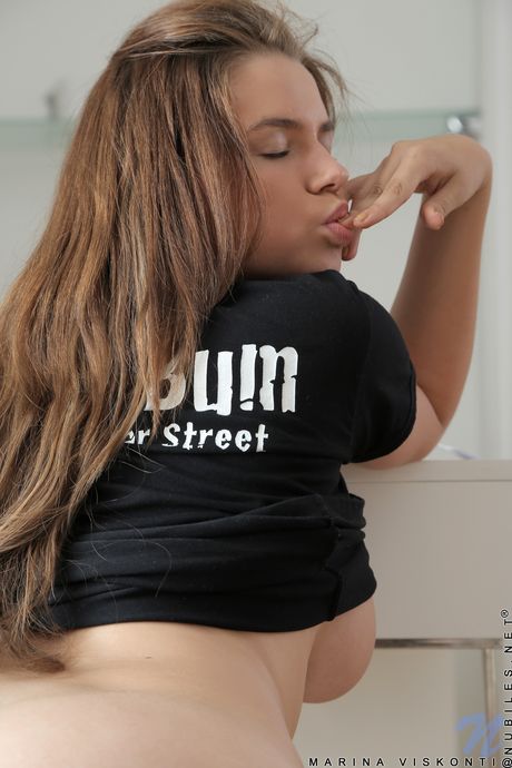 This babe is a total babe with a body that will get you rock hard.