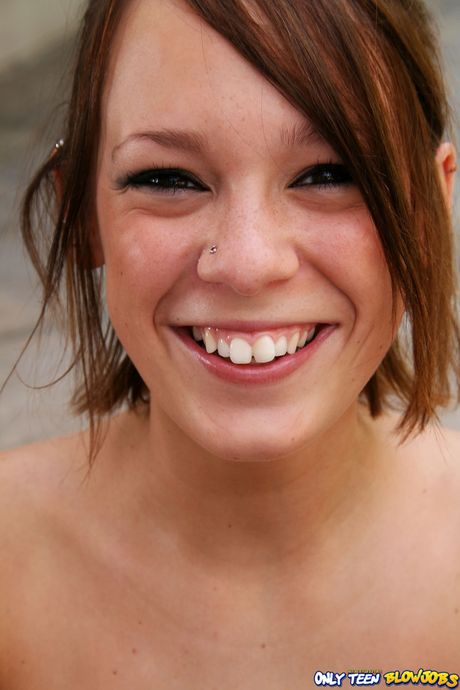 Haley Excellent 是一位身材火辣、口交超棒的少女