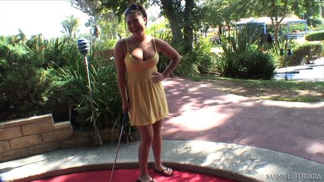 Asian pornstar London Keyes sucks a dick before POV sex on a bed