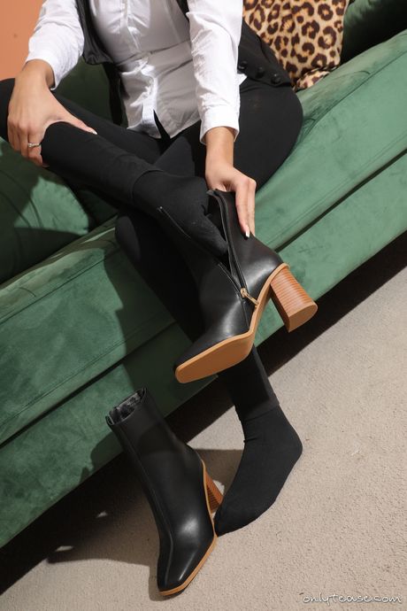 Wonderful office-girl Mystery Model strips to her stockings and reveals her large boobs