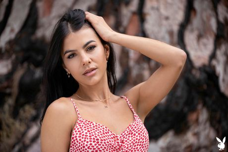 Estefania Pahe is a hot brunette who loves to get naked outdoors