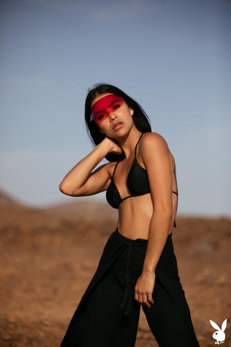 Solo beauty Estefania Pahe removes her bikini before getting naked in heels