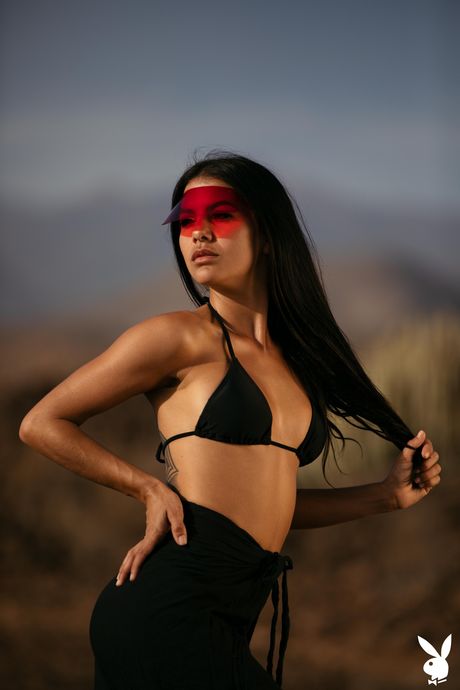 Solo beauty Estefania Pahe removes her bikini before getting naked in heels