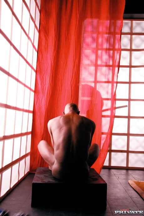 Sexet asiatisk Mya Diamond får sine store bryster jizzed efter interracial