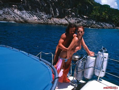 巨乳のハンガリー人赤毛ベロニカ・シンクレアが海のヨットで犯される