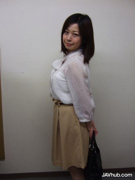 Gorgeous Asian MILF Juri Sawada gets her hairy pussy penetrated