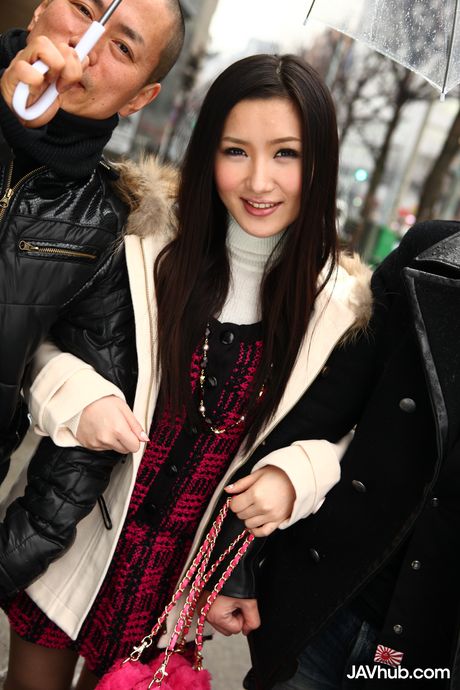 Asian MILF Kana Aizawa gets a pussy licking and a dick ride in a 3some