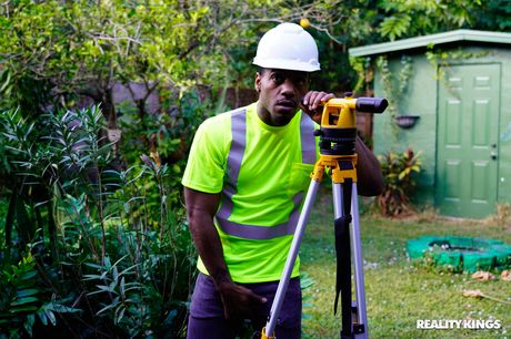 Devastating american ebony Tori Montana gets her pussy licked and drilled outdoors