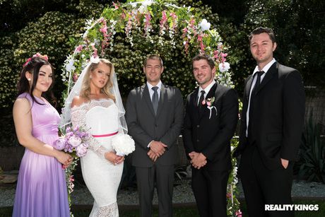 Light-Haired american wife Candice Dare gets double fucked in the kitchen