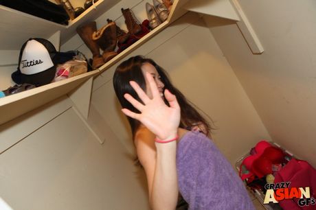 Lilly Ryu får sin fisse kneppet af sin kæreste