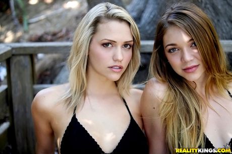 夢幻女同志 Malena Morgan、Jessie Andrews 和 Mia Malkova 赤身裸體