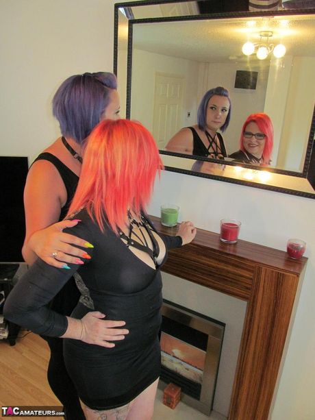 M: 紅髮英國媽媽 Mollie Foxxx 被性感女同性戀舔陰