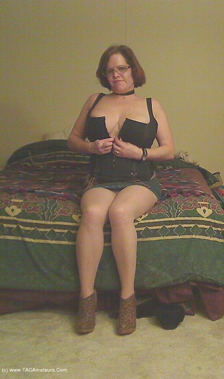 Stunning canadian Mom Misha Milf strips to her boots and toys her horny pussy