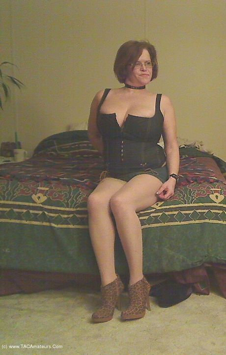 Misha Milf is a hot mom who loves to show off her amazing juggs and ass