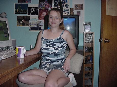 Fallen Angel er en hot mor, der elsker at lege med sig selv