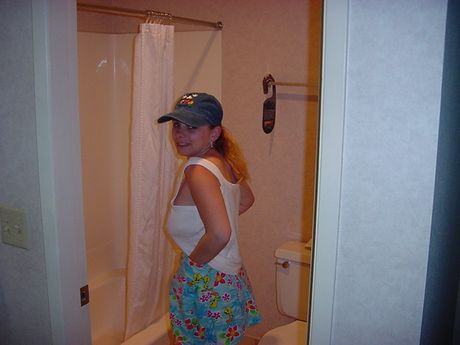 Amatør amerikansk cougar Fallen Angel stripper og onanerer solo