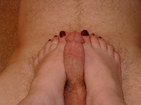 紅髮美國熟婦曲線玲瓏的吉莉安展示了她驚人的胸部和玩具她的陰部