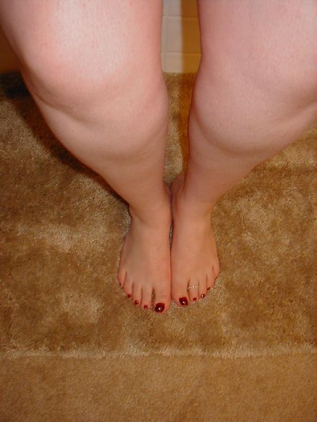 Rødhåret amerikansk MILF Kurvet Gillian viser sine fantastiske læber og legetøj til sin twat