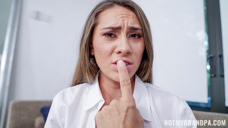 Dark-haired Mackenzie Mace gets her twat plugged by a doctor