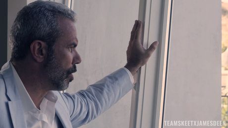 性感的美國菲律賓封面女郎 Remy LaCroix 在浴缸裡被雞巴塞滿