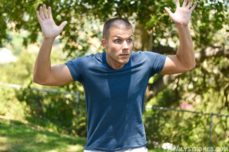 Lean russian,egyptian covergirl Izzy Bell gets her twat licked and dicked by her stepbrother