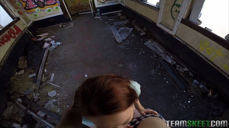 Gorgeous american doll Leigh Rose Loves Money and Dick gets her twat stuffed in POV