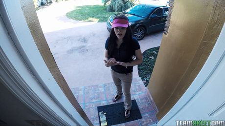 Latina babe Kimber Woods gets banged by a delivery man in a warehouse