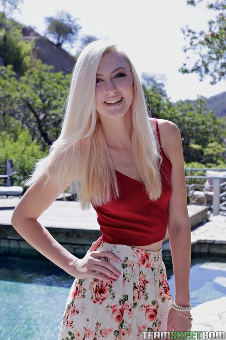 Big Titted american blonde Alexa Grace gets her pussy teased and dicked by a horny dude