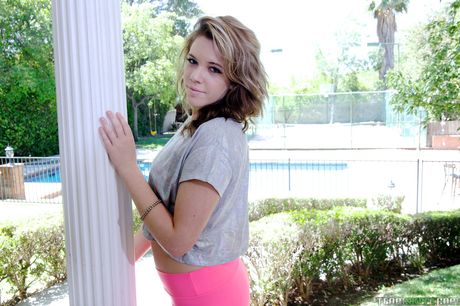 Sexy stunner Summer Lace gets her hairy pussy drilled hardcore