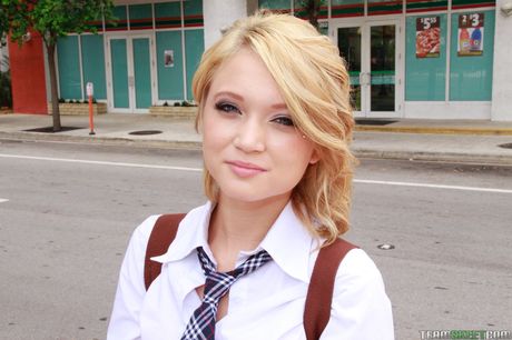 Schoolgirls Adriana Lynn and Dakota Skye share a dick in class