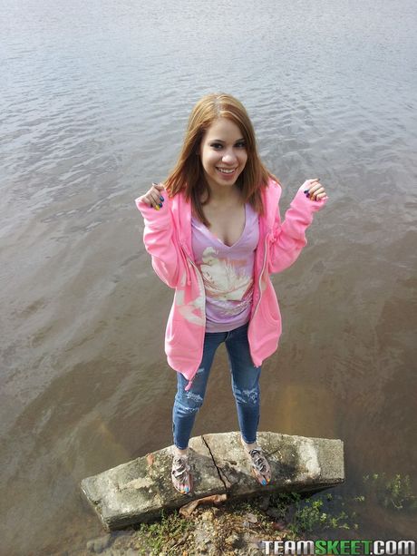 Skinny american girl Mae Olsen gets her pussy eaten out and fucked in POV