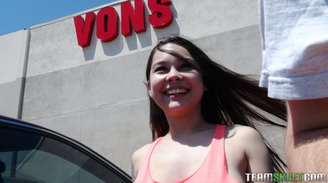 Asian girl Kira Sinn gets a pussy licking and a standing doggystyle fuck